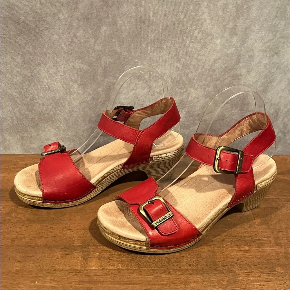Dansko Clog Sandals Red Leather with buckles size 38:7.5-8 - Picture 3 of 8